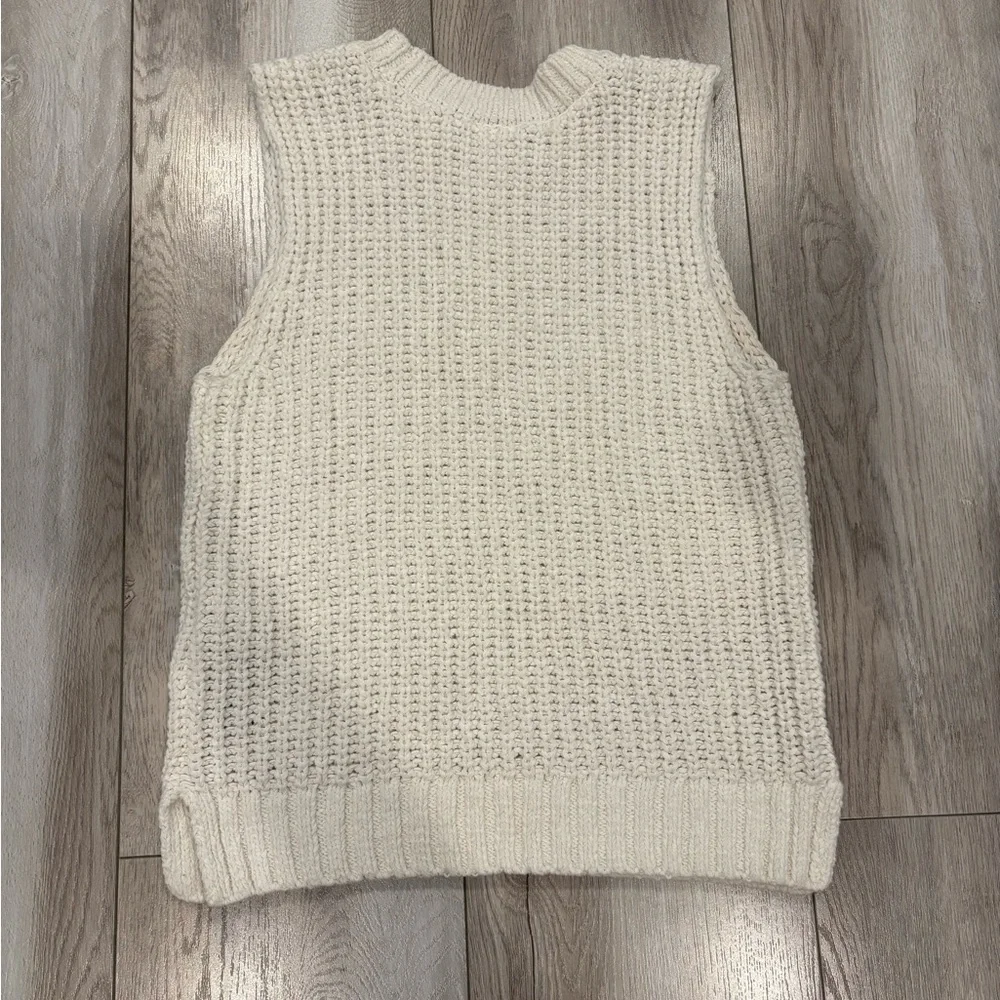Abercrombie & Fitch Cream Knit Sleeveless Sweater Vest Size S - Picture 2 of 4